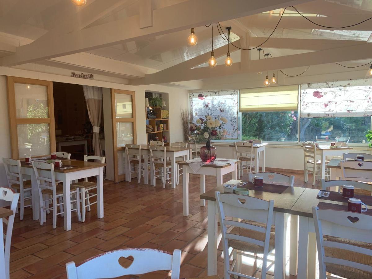 Hotel Les Ambres Roussillon en Isere Esterno foto
