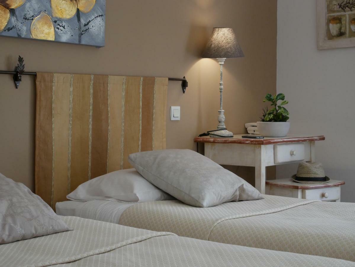 Hotel Les Ambres Roussillon en Isere Esterno foto